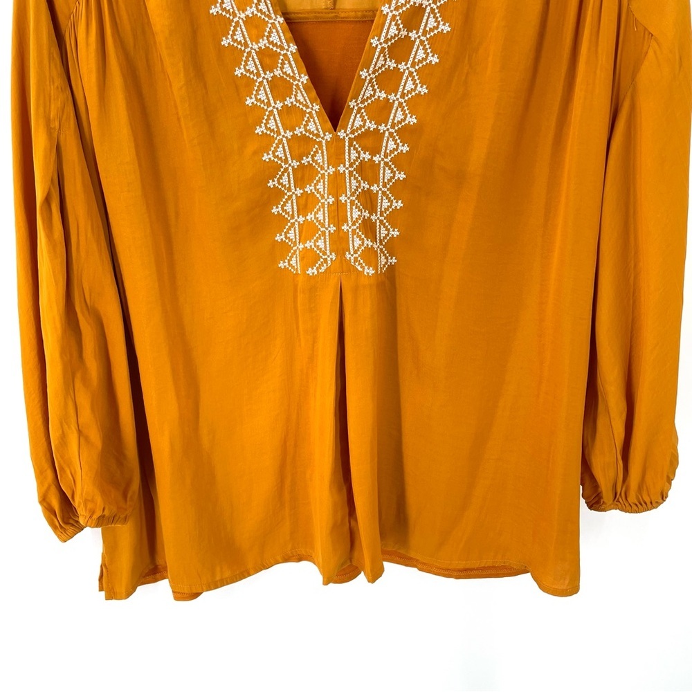 Anthropologie Dolan Alvia Peasant Embroidered V-Neck 3/4 Sleeve Satin Blouse Top - Picture 4 of 8